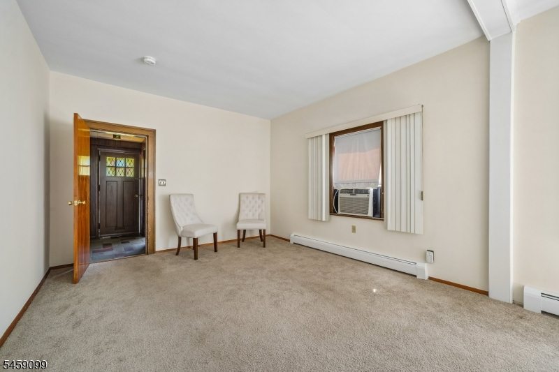 327 Saint Cloud Ave Property Photo 9