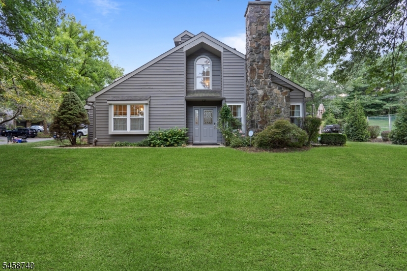 40 Roxbury Ct A Property Photo 1