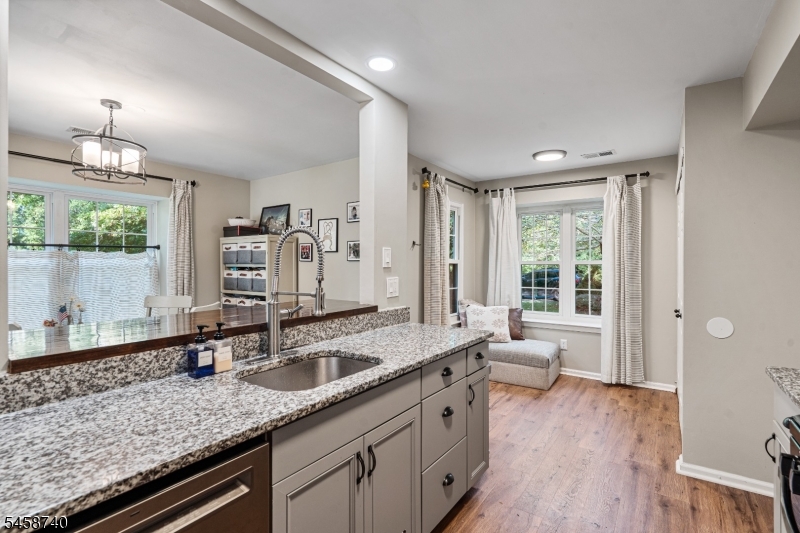 40 Roxbury Ct A Property Photo 4