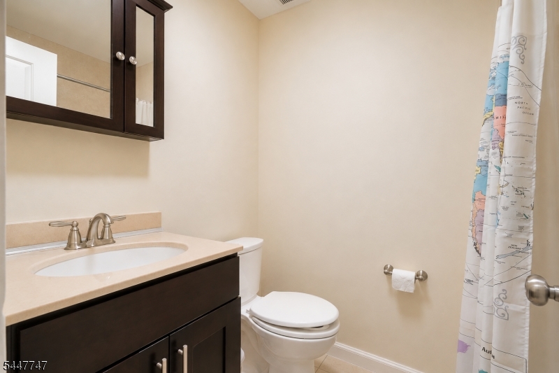 201 Edison Glen Ter Property Photo 15