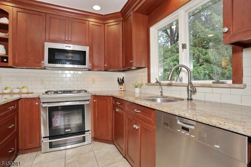 530 Rock Rd Property Photo 9