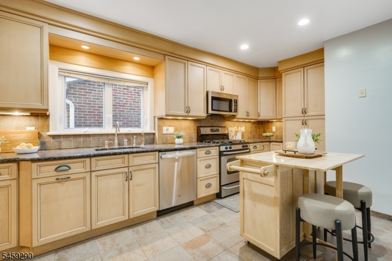 47 Fairmount Ter Property Photo 17