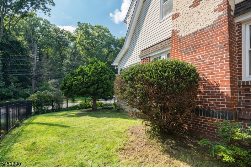47 Fairmount Ter Property Photo 40