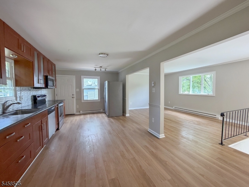 14 Orchard St Property Photo 2