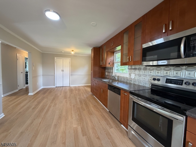 14 Orchard St Property Photo 4
