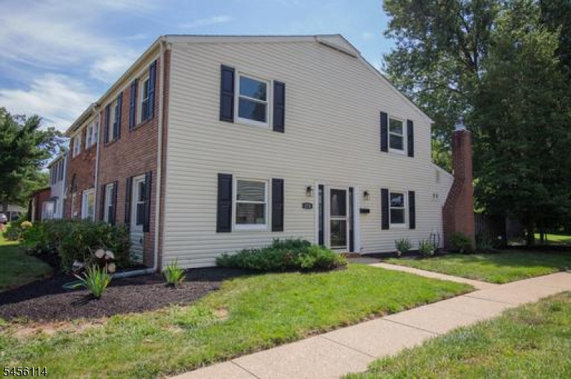 176 Rockland Dr Property Photo 1