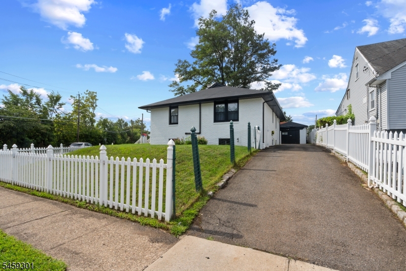 51 Totowa Ave Property Photo 4