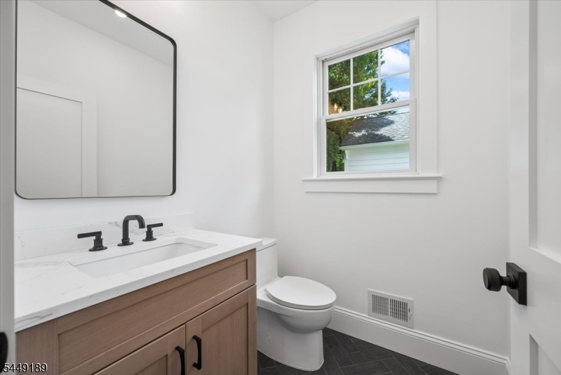 169 Watchung Ave Property Photo 10