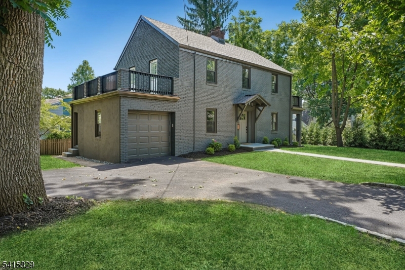 630 Ridgewood Rd Property Photo 3