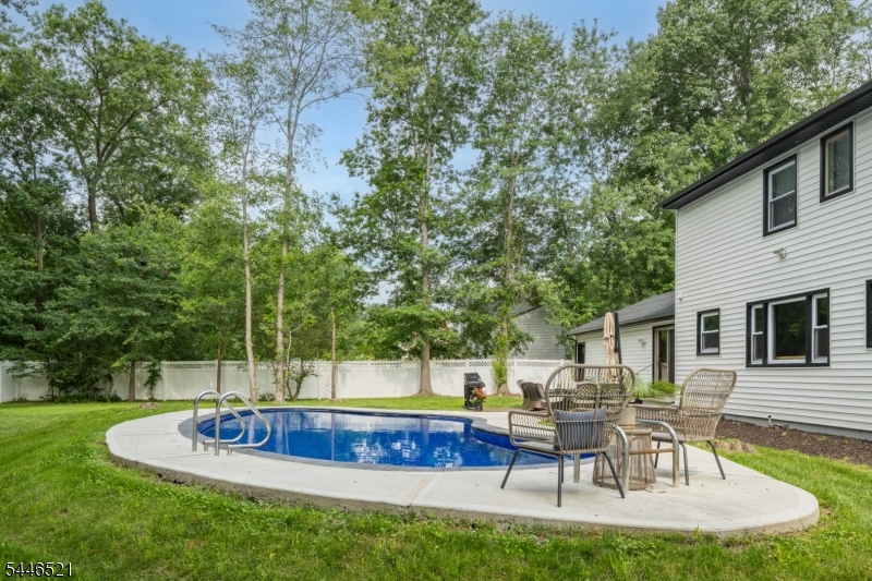 17 New England Dr Property Photo 42