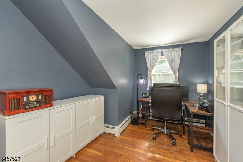 15 Mayne Ave Property Photo 19