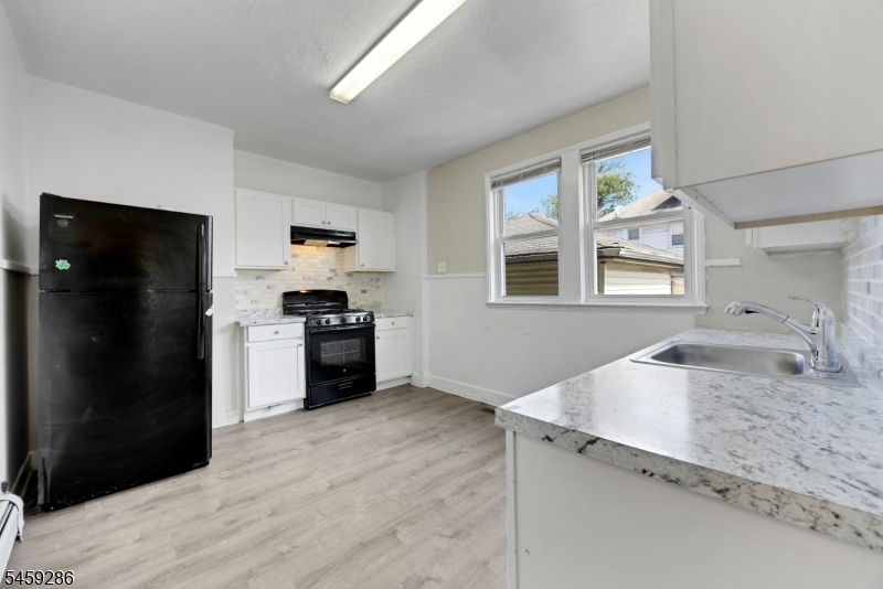 58 Floyd Ave Property Photo 14