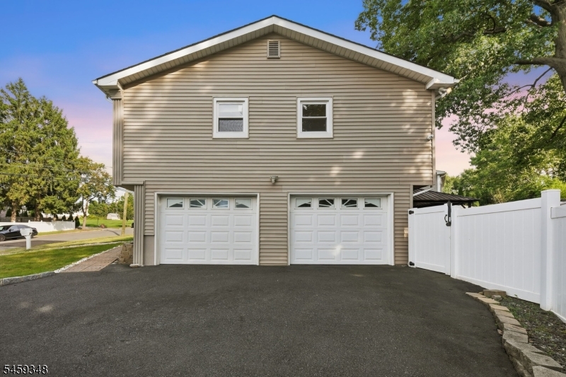 66 Lockwood Pl Property Photo 5
