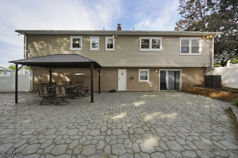 66 Lockwood Pl Property Photo 6
