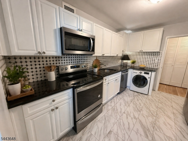 1 Claridge Dr 114 Property Photo 11