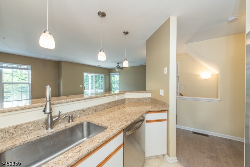 401 Dalton Court Property Photo 6