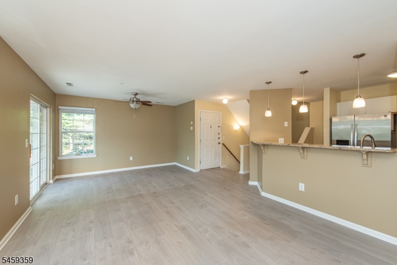 401 Dalton Court Property Photo 8