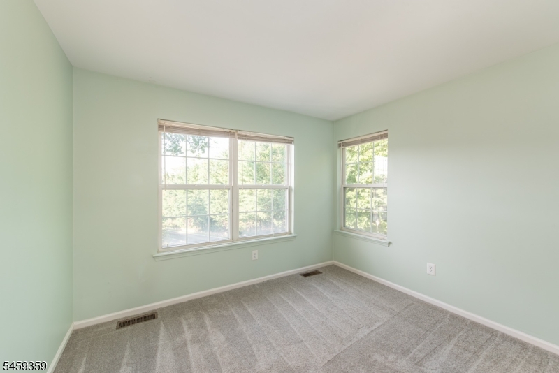 401 Dalton Court Property Photo 17