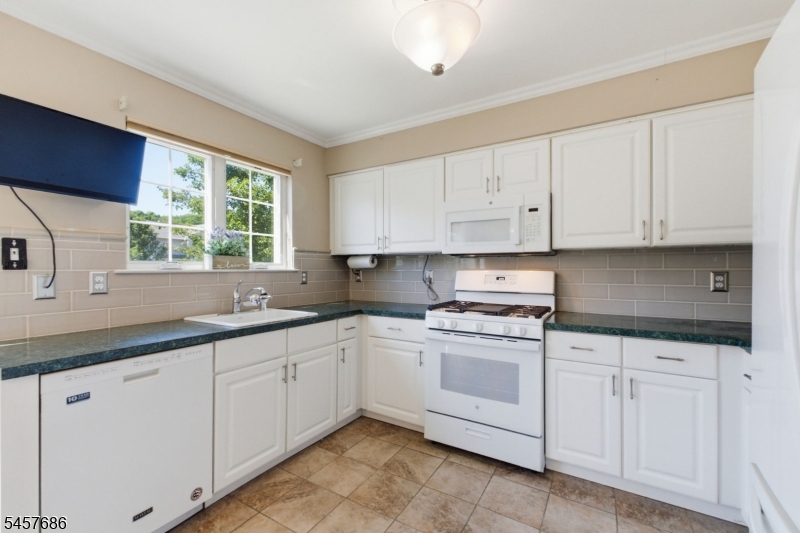 401 Tulsa Ct Property Photo 15