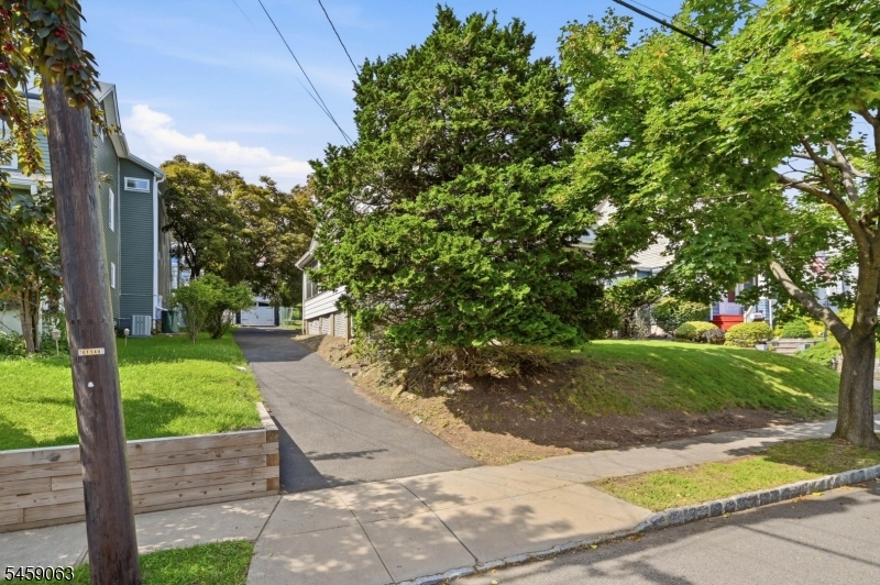 7 Harvard Ter Property Photo 3