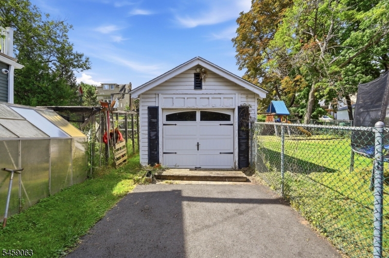 7 Harvard Ter Property Photo 5