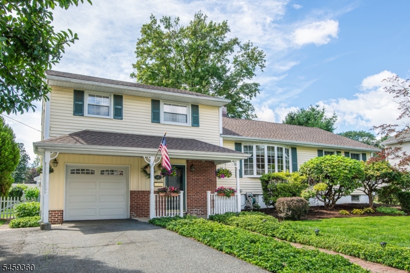 18 Kadel Dr Property Photo 1