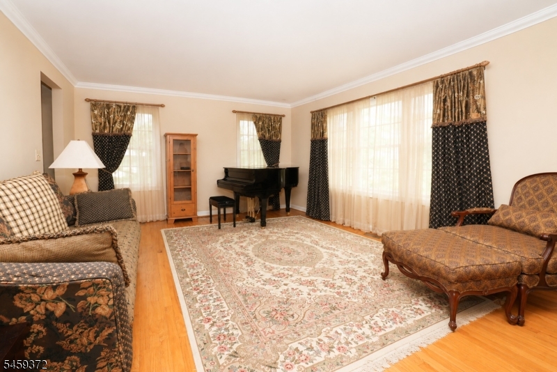 19 Westover Rd Property Photo 6