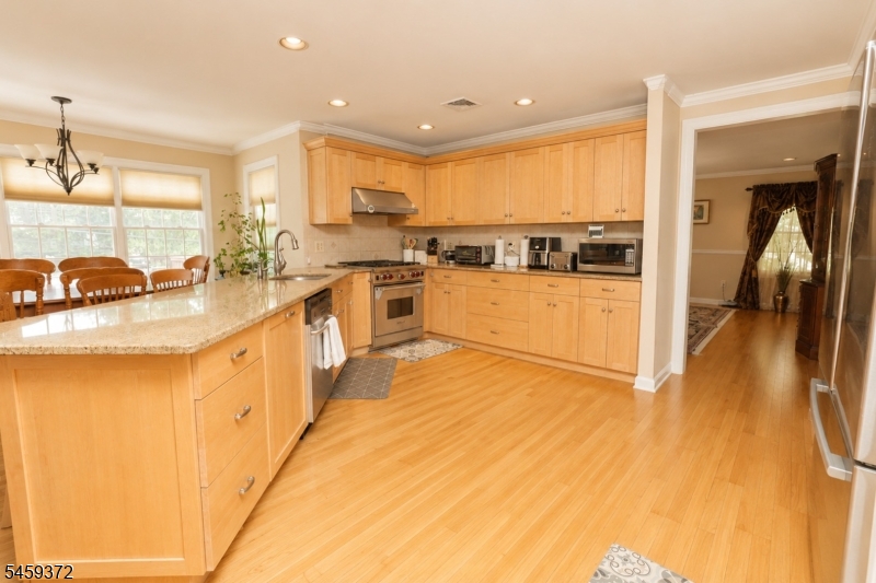 19 Westover Rd Property Photo 9