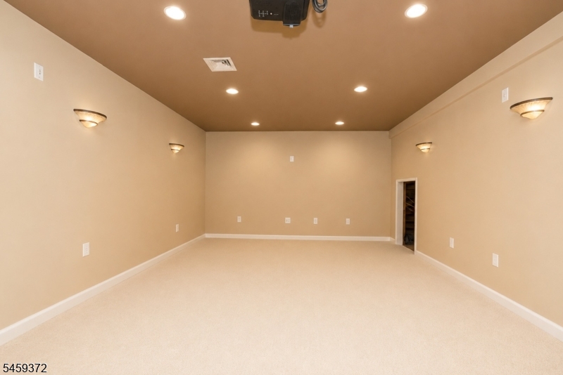 19 Westover Rd Property Photo 35