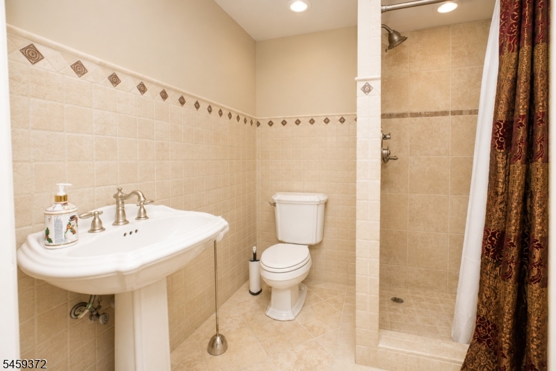 19 Westover Rd Property Photo 36
