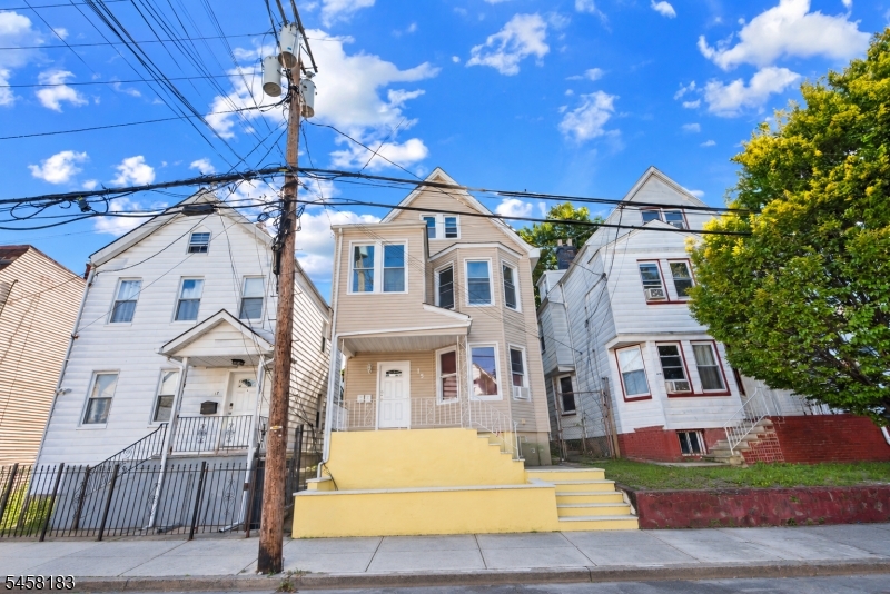 15 Highland Ave Property Photo 1