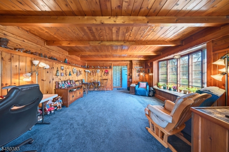 5 Lydecker Pl Property Photo 4