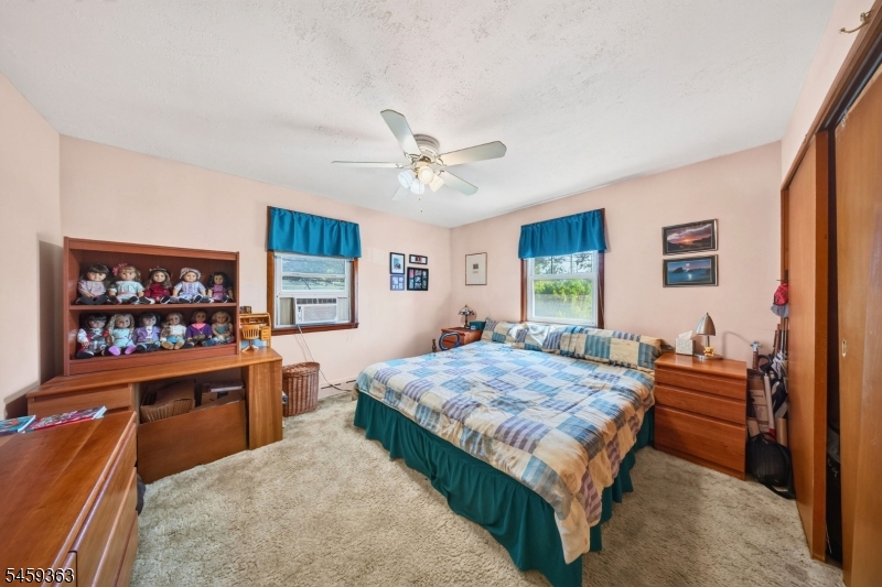 5 Lydecker Pl Property Photo 12