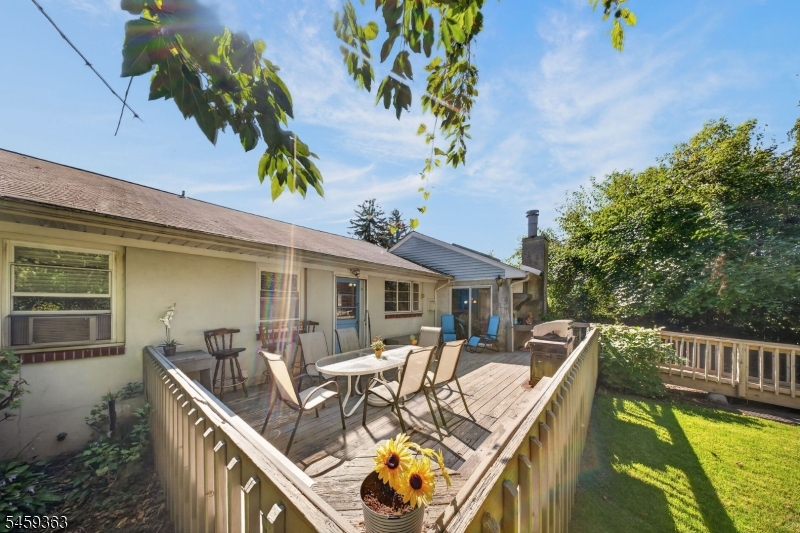 5 Lydecker Pl Property Photo 19