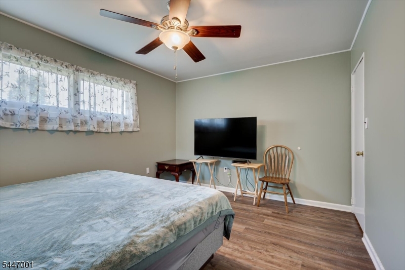 37 Kate Ter Property Photo 11