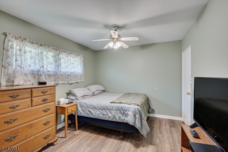 37 Kate Ter Property Photo 13