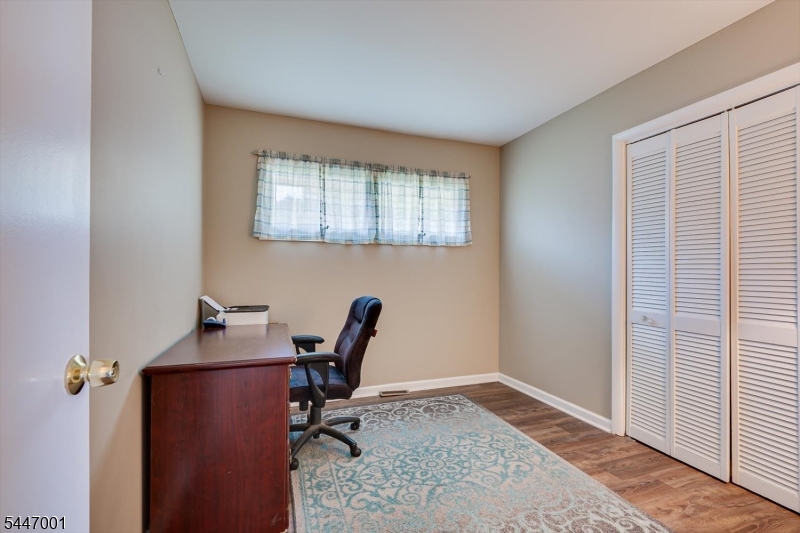 37 Kate Ter Property Photo 15
