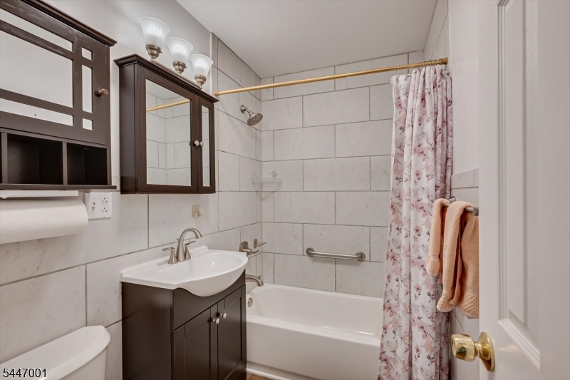 37 Kate Ter Property Photo 16