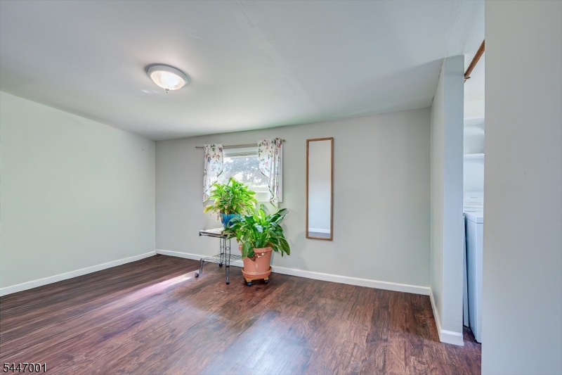 37 Kate Ter Property Photo 17