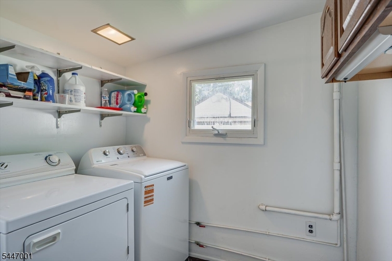 37 Kate Ter Property Photo 18