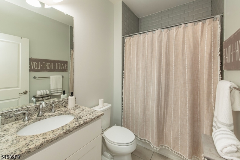 106 Autumn Ct Property Photo 24