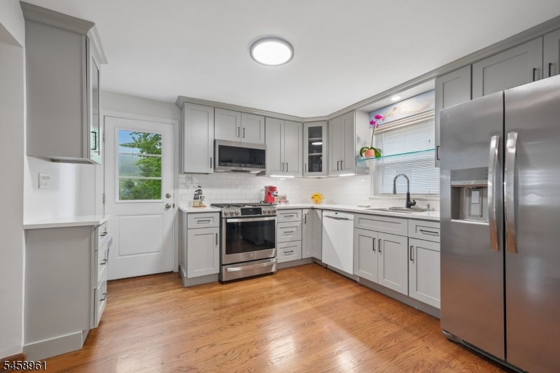 373 Saint Cloud Ave Property Photo 11
