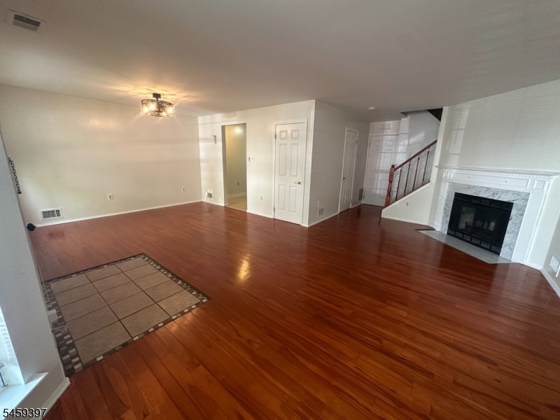 82 Boston St Property Photo 1