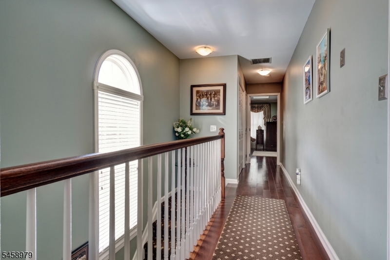 312 Wilshire Dr Property Photo 15