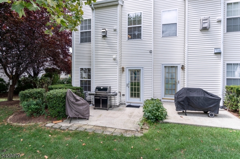 312 Wilshire Dr Property Photo 25