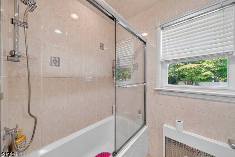 47 Albert Ave Property Photo 16