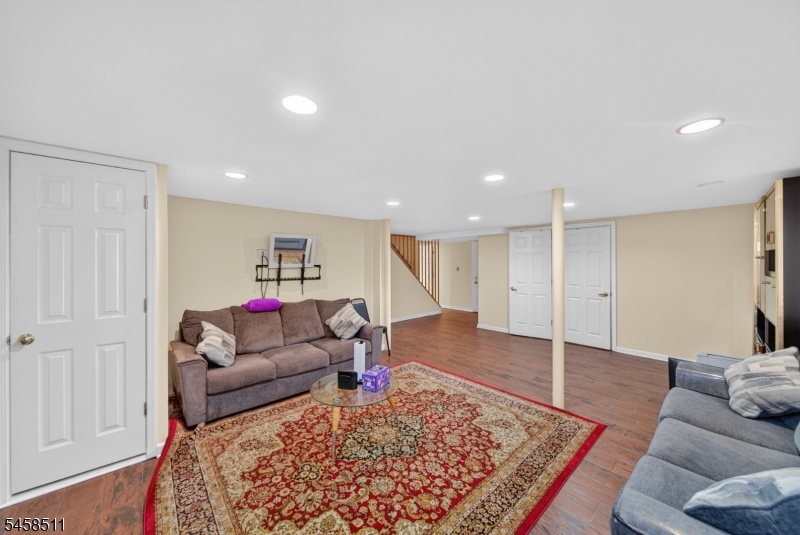 47 Albert Ave Property Photo 18