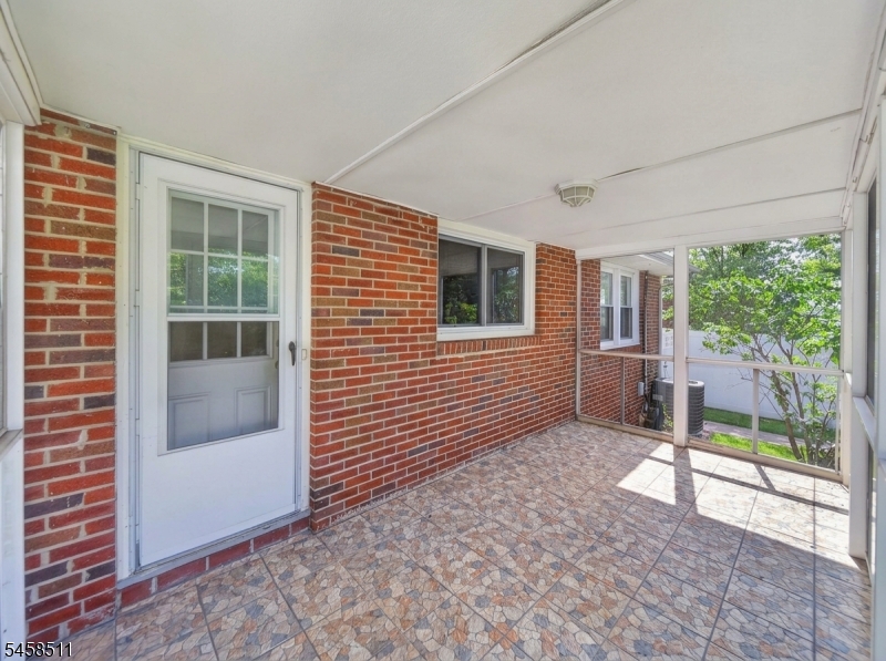 47 Albert Ave Property Photo 28
