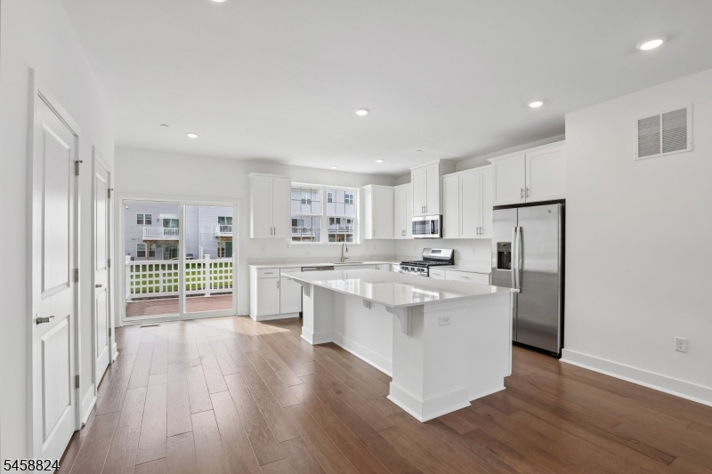 69 Eastwood Ter Property Photo 10