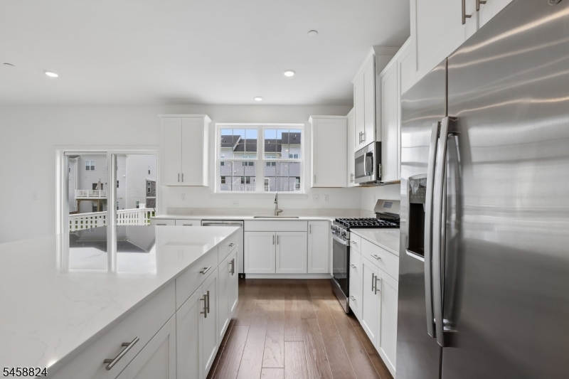 69 Eastwood Ter Property Photo 13